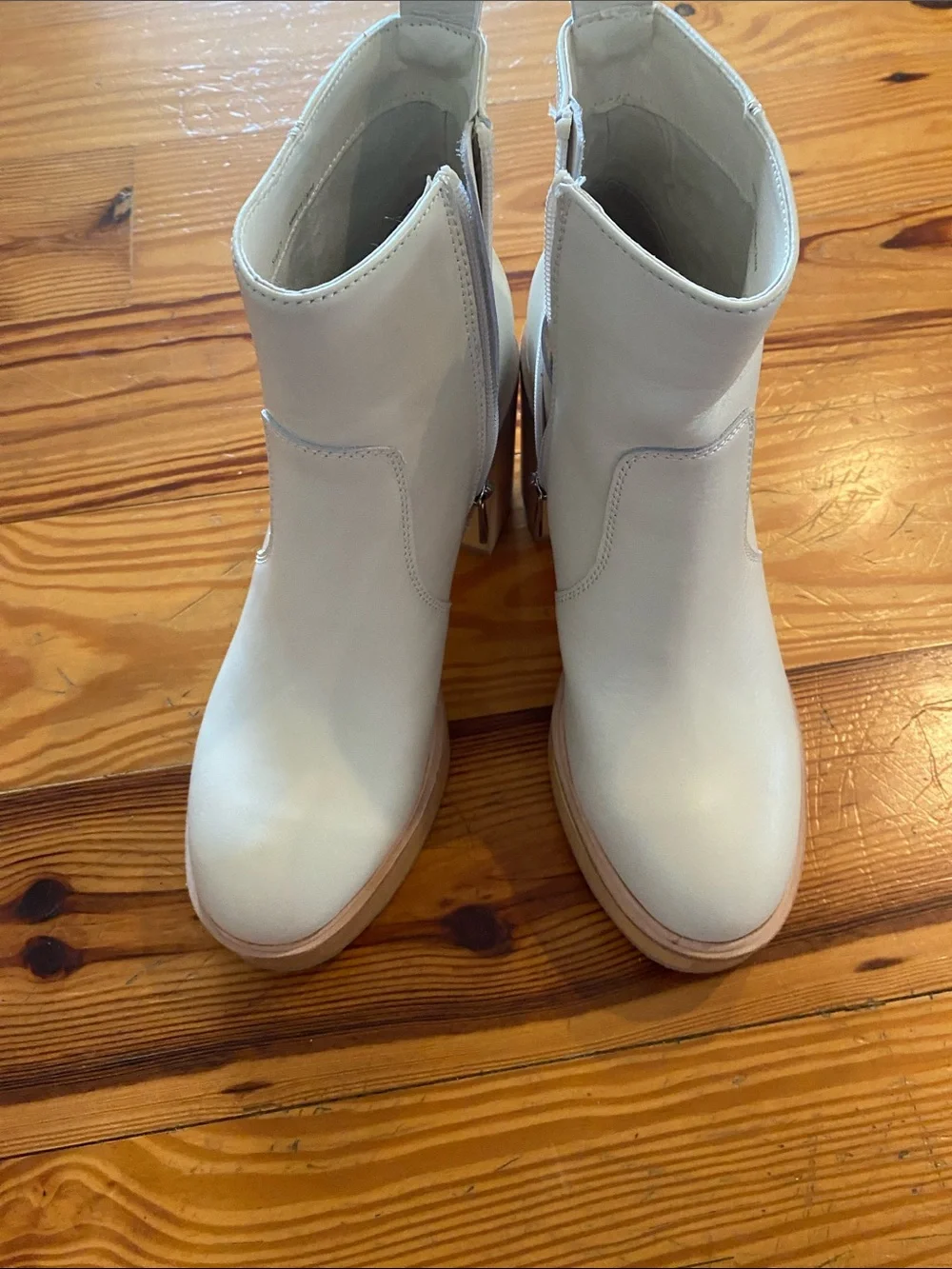 New Dolce Vita Cream Platform Ankle Boots with Side Zip